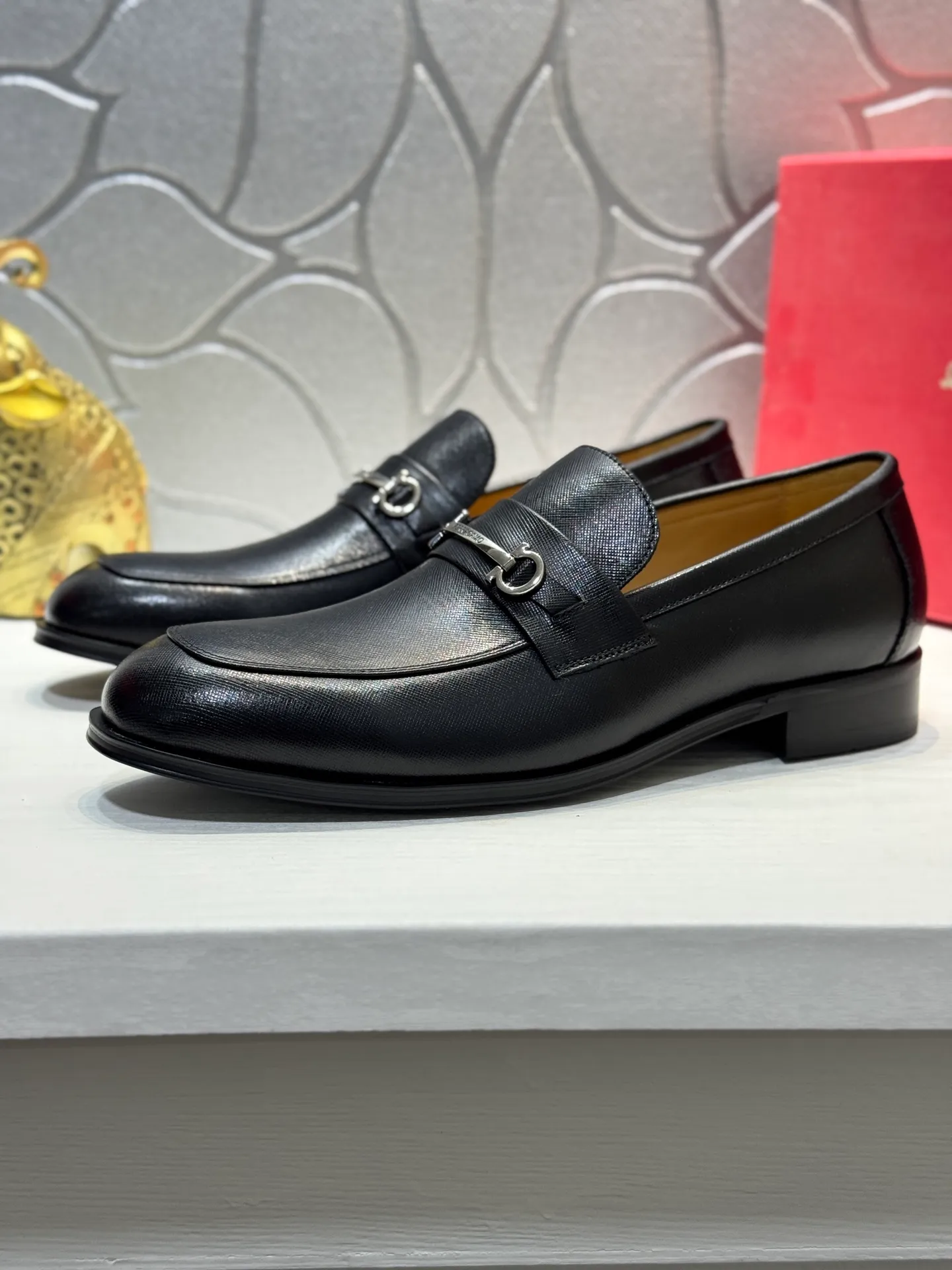 Men's men's shoes 💰480 [New style] 🐠🐠New Ferragamo [Ferragamo] top imported suit men's shoes 💯 Official website original copy, product materials: selected imported embossed calfskin + luxury hardware buckle accessories ~ imported water-dyed cow 🐂 leather lining. Strong three-dimensional visual effect, original combination outsole, multiple colors available😘 Size: 39-44 (customized at 45.46.47